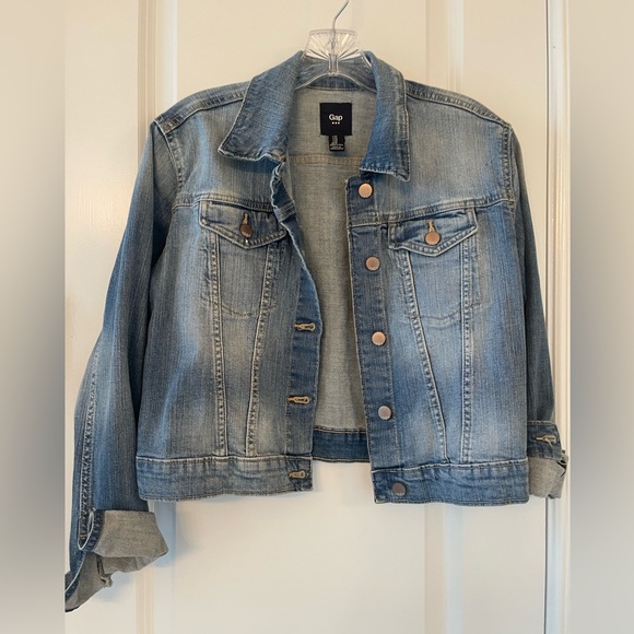 GAP Jackets & Blazers - Cropped denim jean jacket from Gap size M